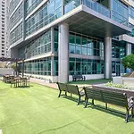 Relaxing Marina View Stay, Walk To Beach & Mall - 27Ab07