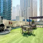 Relaxing Marina View Stay, Walk To Beach & Mall - 27Ab07