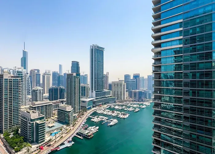 Relaxing Marina View Stay, Walk To Beach & Mall - 27Ab07