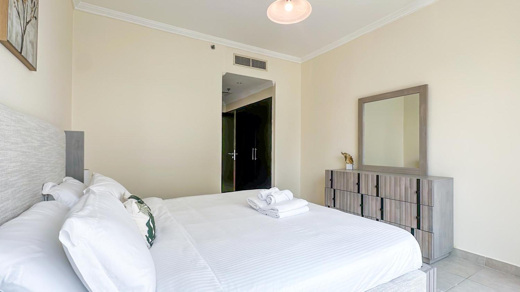 Relaxing Marina View Stay, Walk To & Mall - 27ab07